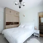 Lux Suites Sandalwood Business Apartments