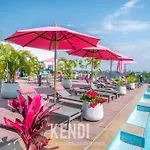Skynest 2 Bedroom Next To Movenpick Hotel