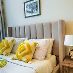 Skynest 2 Bedroom Next To Movenpick Hotel