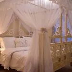 Warm & Cozy 2-Br Apartment. 10 Mins From City Centre