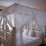 Warm & Cozy 2-Br Apartment. 10 Mins From City Centre
