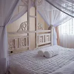 Warm & Cozy 2-Br Apartment. 10 Mins From City Centre