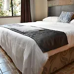 Lux Suites Tropical Towers Apartments Kilimani