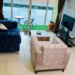 Exquisite 2 Beds With Heated Rooftop Pool At Skynest Residences