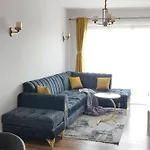 Emaza Lux Stylish, Modern 1 Bedroom Apartment, Pool & Gym, At Mi Vida Garden City