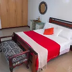 Cozy Spacious Master Ensuite Room