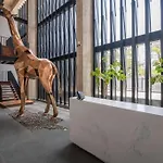 Luxury Modern 3Bdr W/Pool & Gym Ph_A205