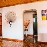 Royal Castle 3 Bedroom En-Suite Cozy Apartment