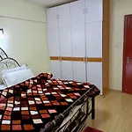 Sapphire Court Apartment