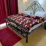Sapphire Court Apartment