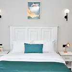 Sky 2Bedroom Apartments