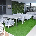 Elegant 2 Bedroom In Riverside Square