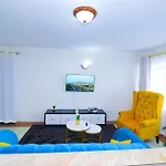 The Blue Pearl- Garden Estate