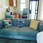Studio Apartment Racecourse Garden