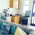 Studio Apartment Racecourse Garden