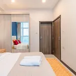 Skynest By Merlion - Urban Luxury Apartment