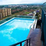Laurel Living 3-Bedroom Apartment