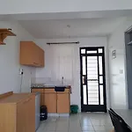 Cozy & Chic Studio With Study, Pool, Gym And Espresso Maker