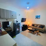 Rige\'S Homes Furnished Studio