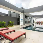 Luxury 2-Bedroom Apartment At Escada