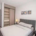 Modern 2 Bedroom Apt At Escada