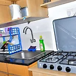 Grey Studio With Free Parking And Wifi