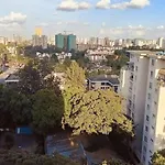 Sky-High Serenity: Your Modern 1Br Retreat On The 10Th Floor