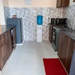 2Bed 5 Minute Walking Distance To Cbd/Town