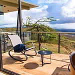 Glass House At Champagne Ridge Villa By Yourhost