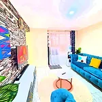 Tomarcs Suites - Donholm, Umoja, Jacaranda,Nasra