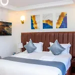 Sangara By Edmor Suites