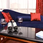The Crossroads Hotel, Westlands
