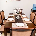 Staroot Charm 2Br Yaya Center, Kilimani