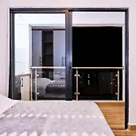 Reny Lux Suites