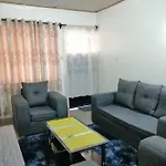 Entire Serviced 2-Bedroom Apartment In Thindigua