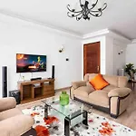 City View 2Br Condo Near Statehouse