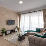 Imagine Luxury 2 Bedroom