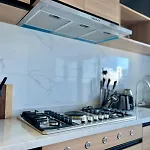 Shawnella 2 Bedroom Apartment - Riverside