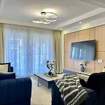 Shawnella 2 Bedroom Apartment - Riverside