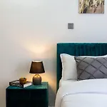 Cozy 1Br. Condo With Great Ambiance - Imanistays
