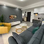 Rare Find Cozy 1Bed With City Skyline Views