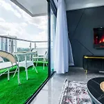 Luxury One Bedroom W/Indoor Fireplace