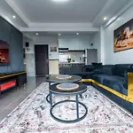 Luxury One Bedroom W/Indoor Fireplace