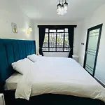 Azania Homes Tranquil 2 Bedroom In Westland 5 Minutes To Sarit Centre
