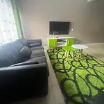 Juke\'S Serene Westlands Villa