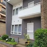 Juke\'S Serene Westlands Villa