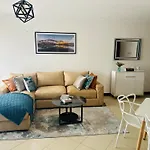 Stylish Apartment Ideal For Long Stays