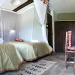 Osoita Lodge
