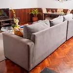 Elegant 1 Bedroom Near Westgate Mall
