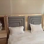 Pinnacle Apartments